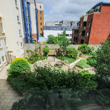 Apartment Hamilton Court From Your