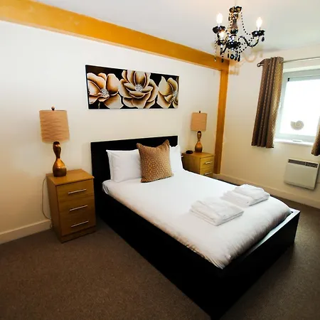 Hamilton Court From Your Apartamento *