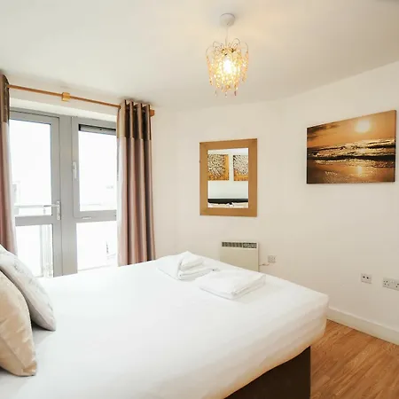Apartment Hamilton Court From Your *