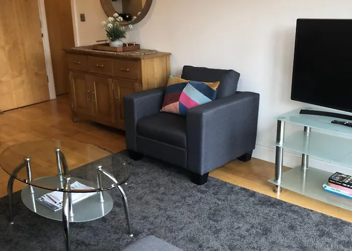 Hamilton Court From Your * 布里斯托