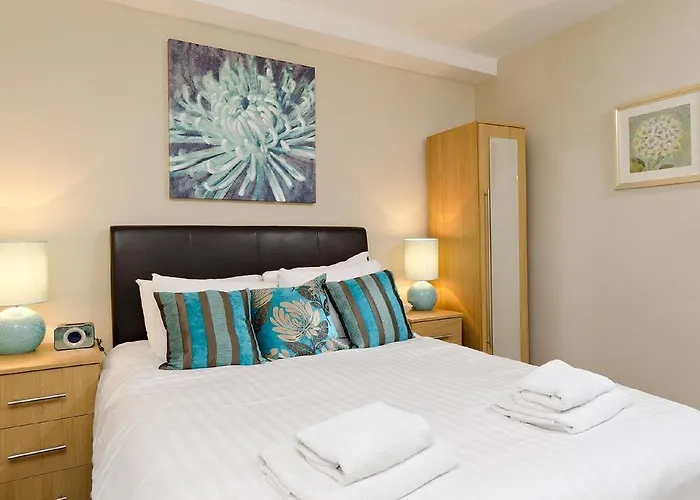 Hamilton Court From Your * 布里斯托