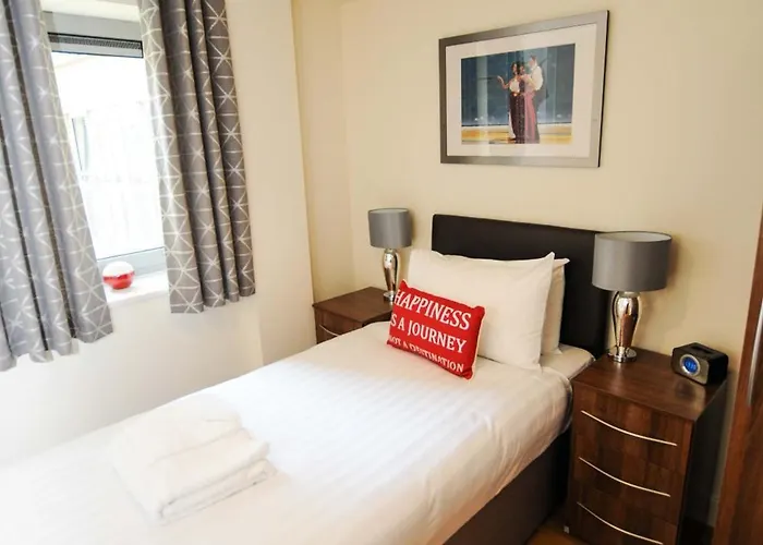 Hamilton Court From Your Lägenhet *