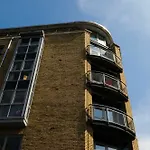 Hamilton Court From Your Διαμέρισμα
