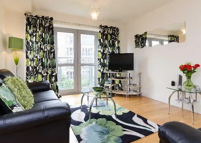 Hamilton Court From Your Appartement