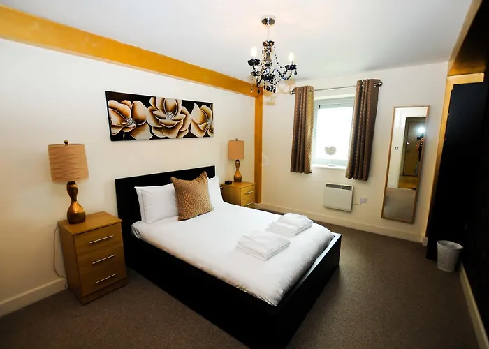 Hamilton Court From Your Appartement