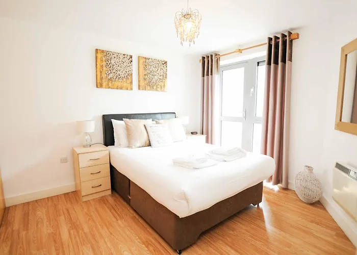 Hamilton Court From Your Appartement